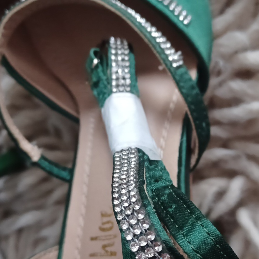 Heels - Picture 15 of 15